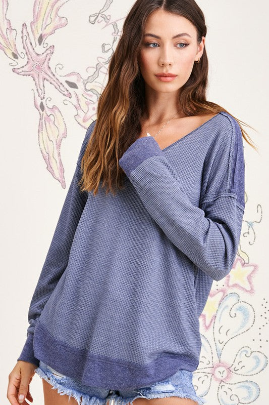 SLOUCHY V-NECK WAFFLE TOP