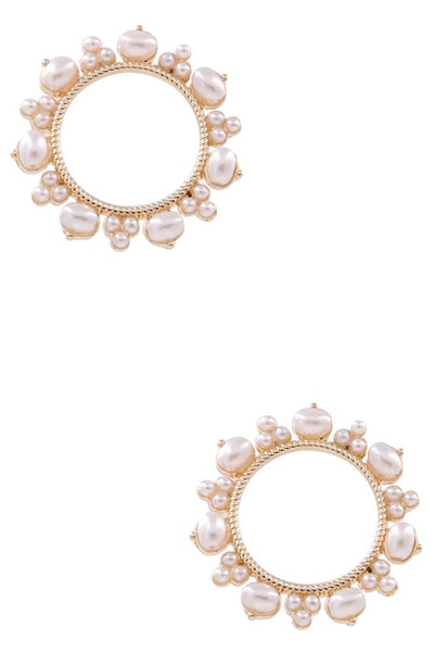Metal Cream Pearl Circle Earrings