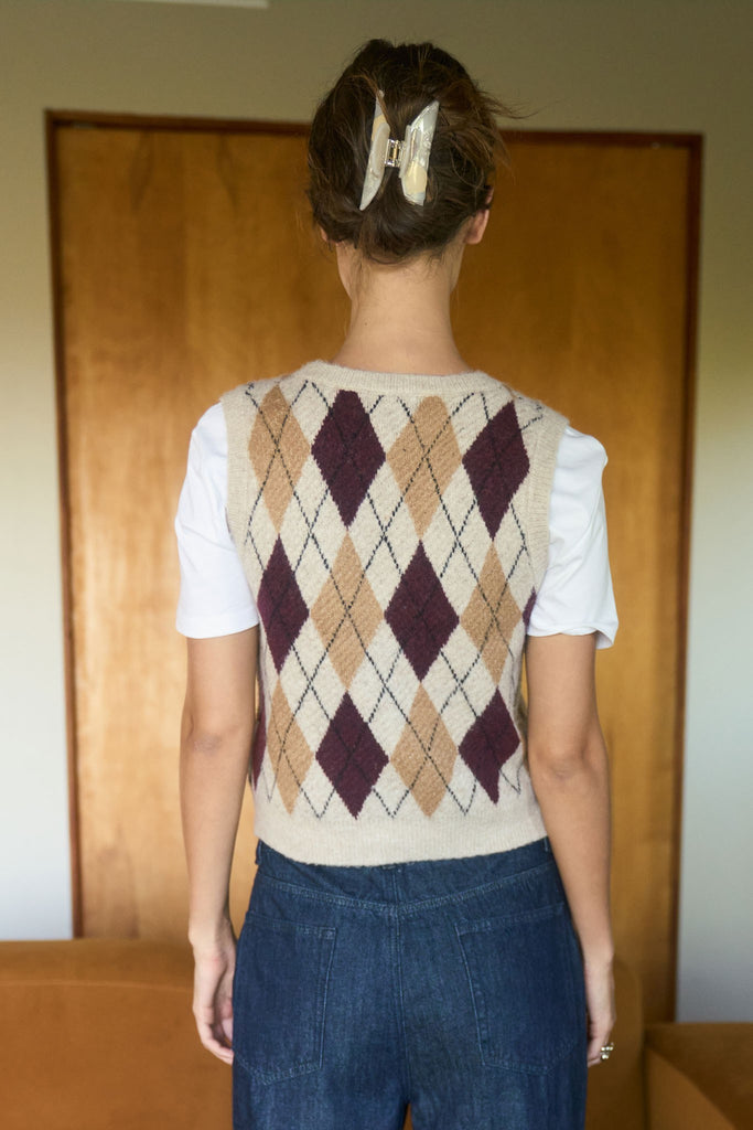Juniors - Argyle Pattern Button Down Sweater Vest
