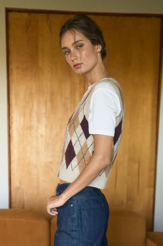 Juniors - Argyle Pattern Button Down Sweater Vest