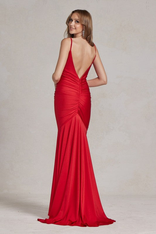 Red Spaghetti Strap Gown with Sweetheart Neckline🤍