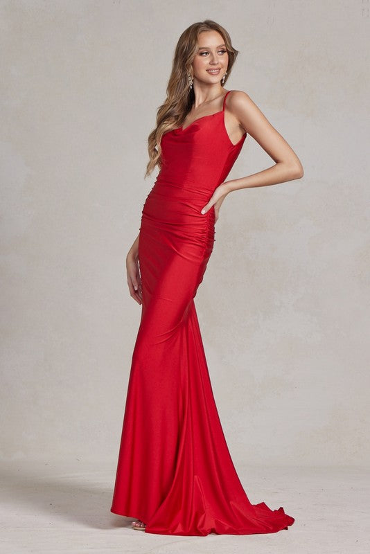 Red Spaghetti Strap Gown with Sweetheart Neckline🤍