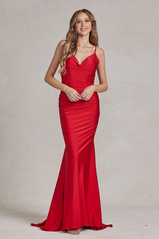 Red Spaghetti Strap Gown with Sweetheart Neckline🤍