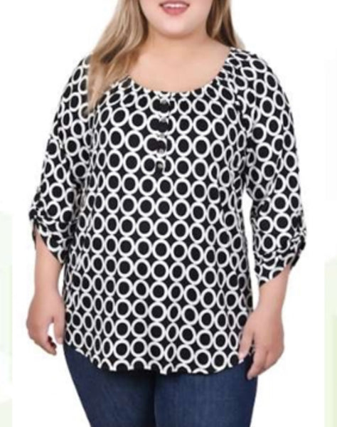 Plus Geo Black/White Top